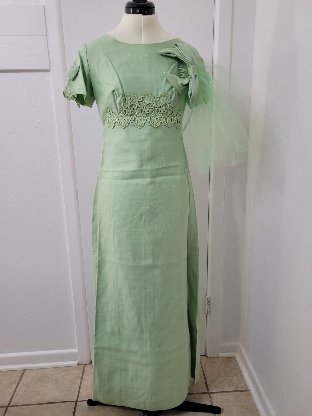 True Vintage 1960s Mint Green Empire Waist Boho Wedding Prom Bridal Dress